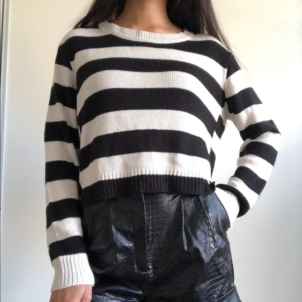 H&M Black and White Stripped Knit Cropped Sweater
